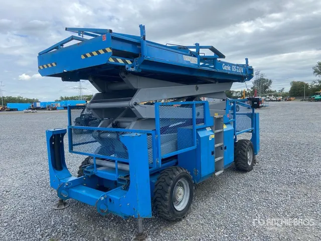 2013 Genie GS-3384 4x4 Diesel Scissor Lift