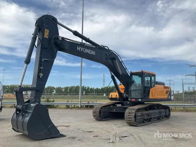 Hyundai HX380L Tracked Excavator (Unused)