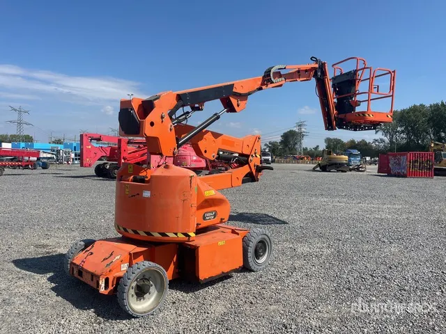 2014 JLG E400AJPN 2WD Electric Articulating Boom Lift