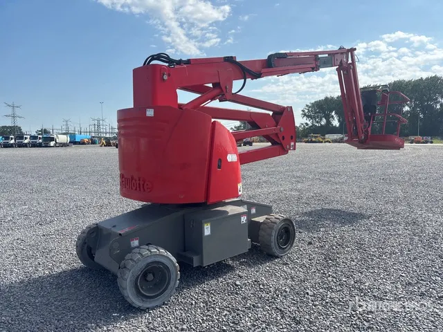 2017 Haulotte HA15IP 2WD Electric Articulating Boom Lift