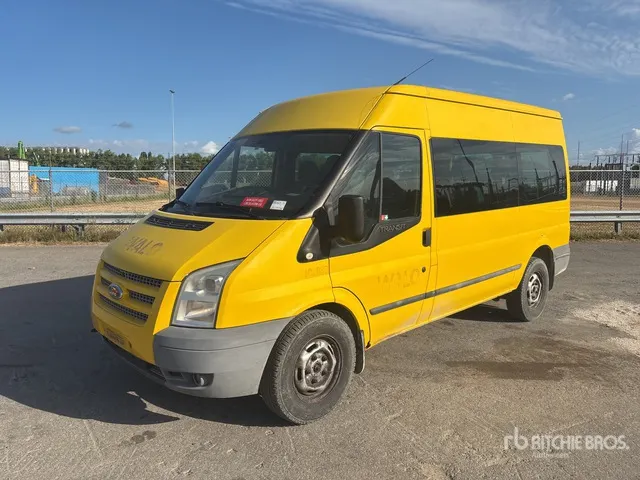 2013 Ford FT350M Trend Cargo Van