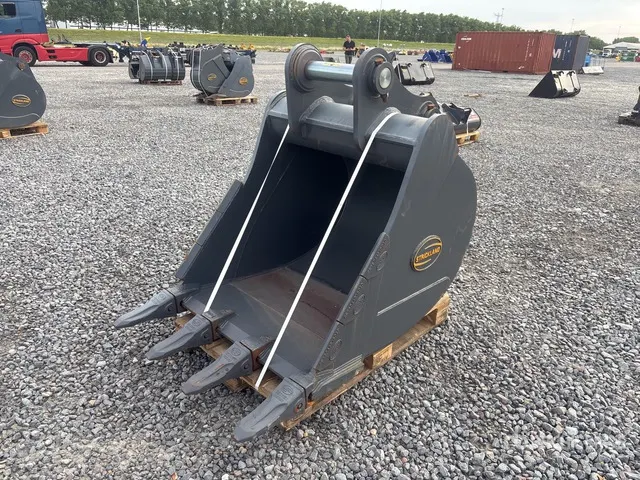 Strickland BT21 930 mm Digging Excavator Bucket - Fits Hitachi ZX210 (Unused)