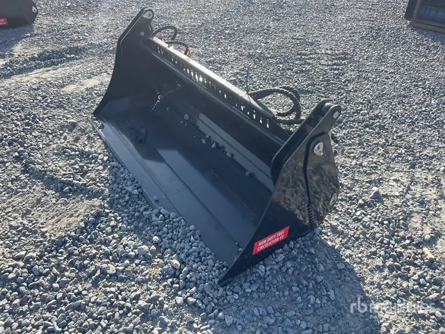2026 GIYI KH72 1800 mm Q/C Multi-Purpose Skid Steer Bucket (Unused)