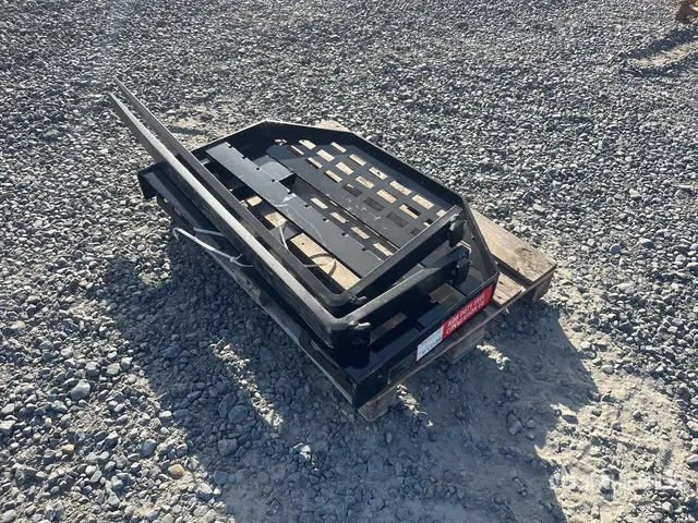 2026 GIYI DHC 1500 mm Skid Steer Forks (Unused)