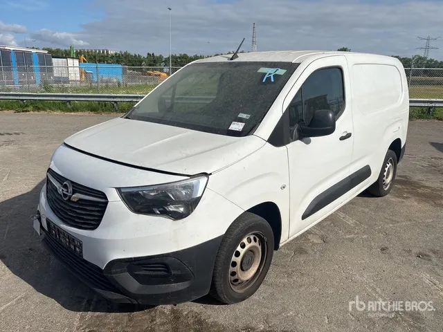 2023 Opel Combo Cargo 1.5 D Cargo Van (Inoperable)