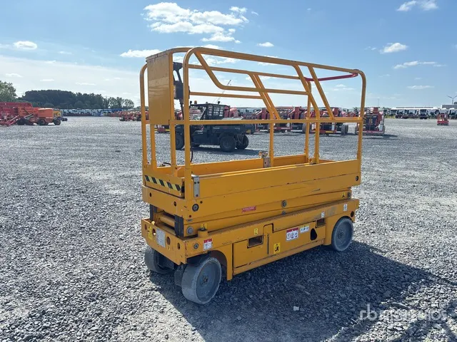 2014 Haulotte COMPACT 8CU Electric Scissor Lift