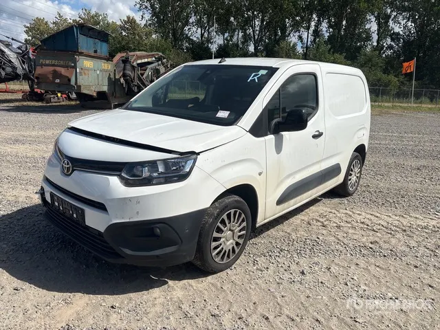 2022 Toyota Proace 1.5 D Cargo Van (Inoperable)