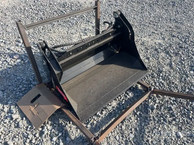 2026 GIYI XKH39 1000 mm Q/C Multi-Purpose Mini Skid Steer Bucket (Unused)