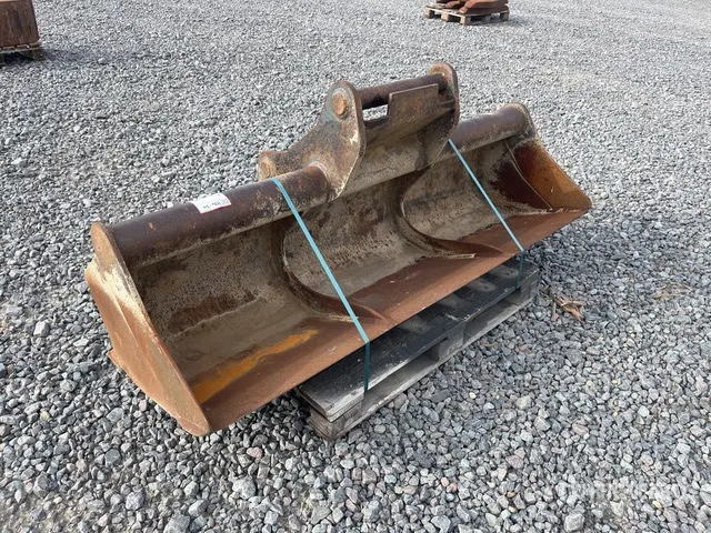 1950 mm Q/C Cleanup Bucket