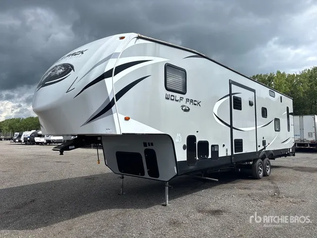 2017 Forest River Cherokee Wolfpack 325 42 ft T/A Toy Hauler Travel Trailer