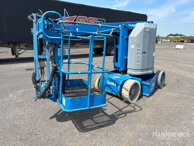 2014 Genie Z-30/20N RJ 2WD Electric Articulating Boom Lift (Inoperable)