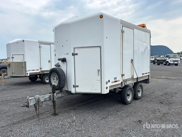 2007 JL Leclerc 13 ft T/A Enclosed Trailer