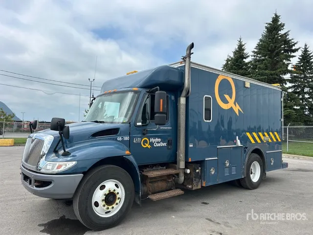 2007 International 4400 4x2 Utility Truck