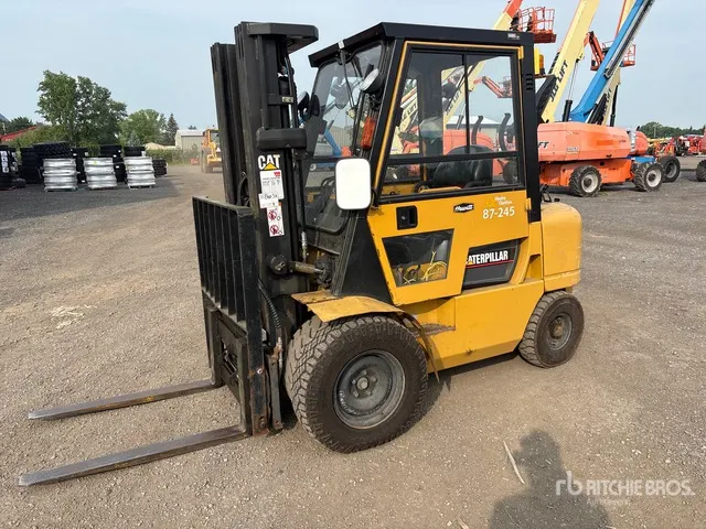 2002 Cat GP25K 3700 lb Pneumatic Tire Forklift