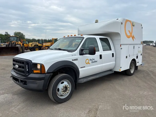 2006 Ford F-550 XL 4x4 Crew Cab Utility Truck