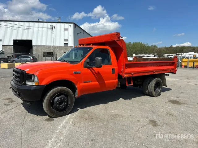 2002 Ford F-450 XL 4x2 Dump Truck