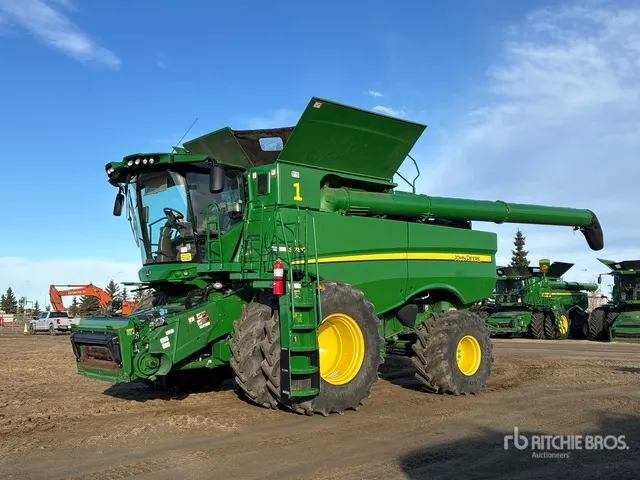 2021 John Deere S780 4x4 Combine Harvester