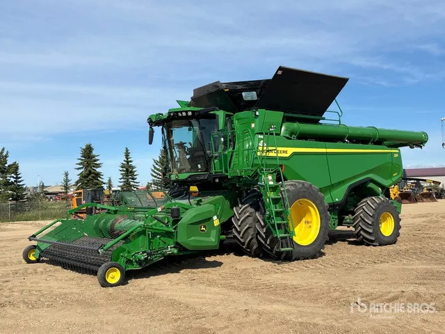 2022 John Deere X9 1100 Signature Edition Combine Harvester