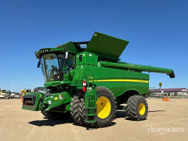 2018 John Deere S790 Combine Harvester