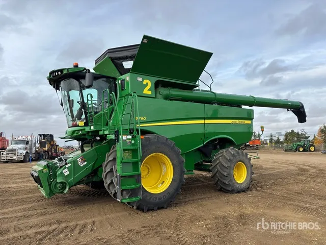 2019 John Deere S790 Combine Harvester