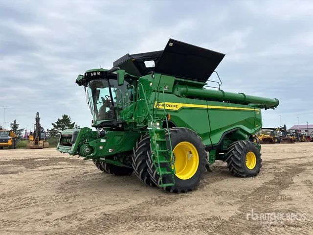 2022 John Deere X9 1100 Combine Harvester
