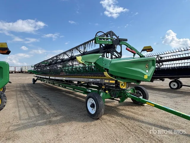 2023 John Deere HD50R 50 ft Hinged Draper Combine Header
