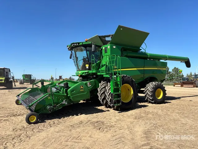 2016 John Deere S690 Combine Harvester
