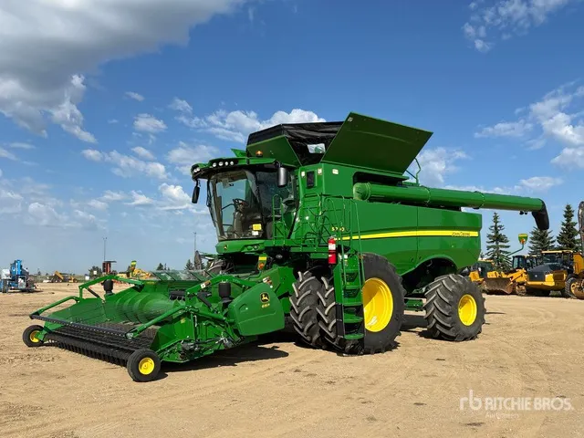 2019 John Deere S790 Combine Harvester