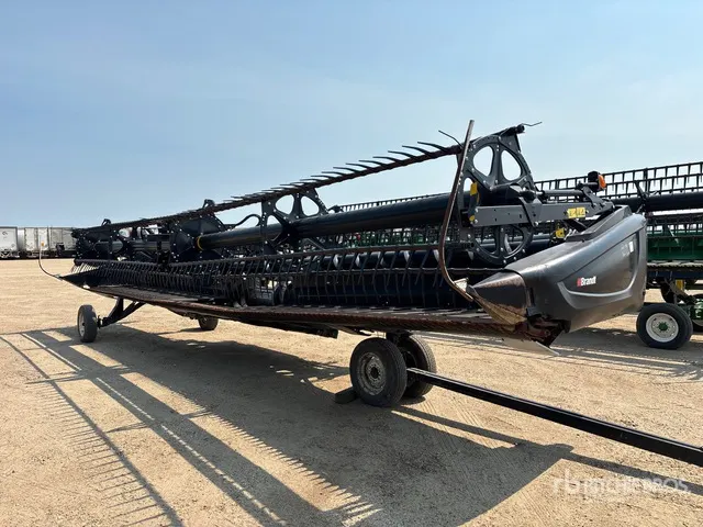 2018 MacDon FD75 35 ft Flex Draper Combine Header