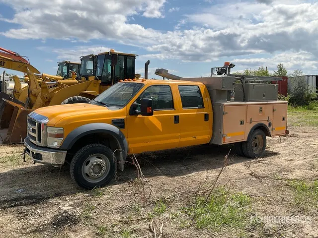 2008 Ford F-550 XLT 4x4 Crew Cab Utility Truck