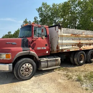 1995 Ford Aeromax L9000 6x4 T/A Dump Truck (Inoperable)