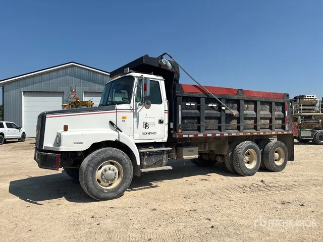 1999 Volvo 6x4 T/A Dump Truck
