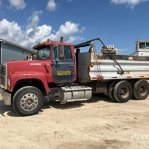 1997 Ford L9000 6x4 T/A Dump Truck