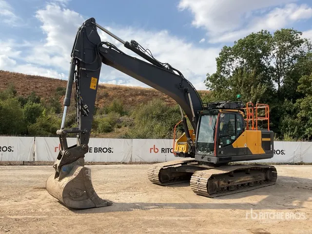 2018 Volvo EC220EL Tracked Excavator