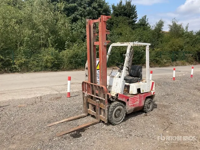Nissan QF01A15U 1500 kg Forklift (Inoperable)