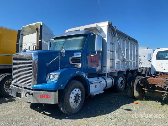 2016 Freighliner 122SD 8x4 Tri/A Dump Truck (Inoperable)