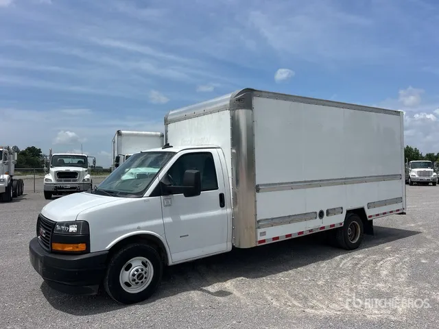 2021 GMC Savana G3500 4x2 Van Truck
