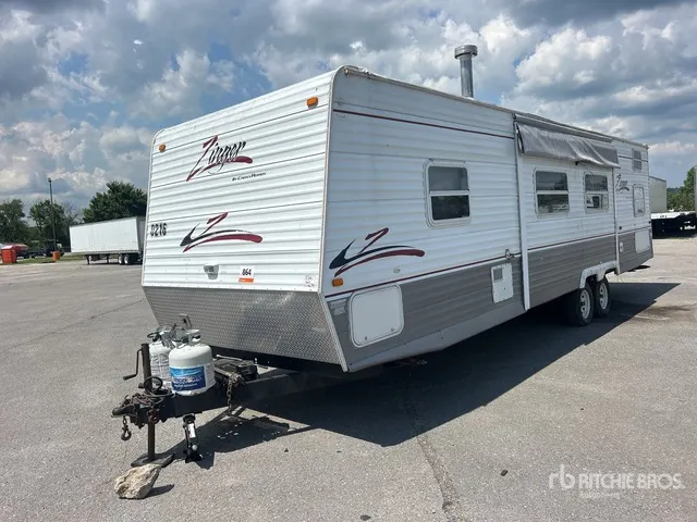 2006 Crossroads Zinger 34 ft T/A Travel Trailer