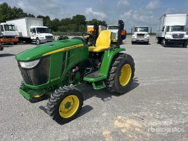 2016 John Deere 3033R 4WD Utility Tractor