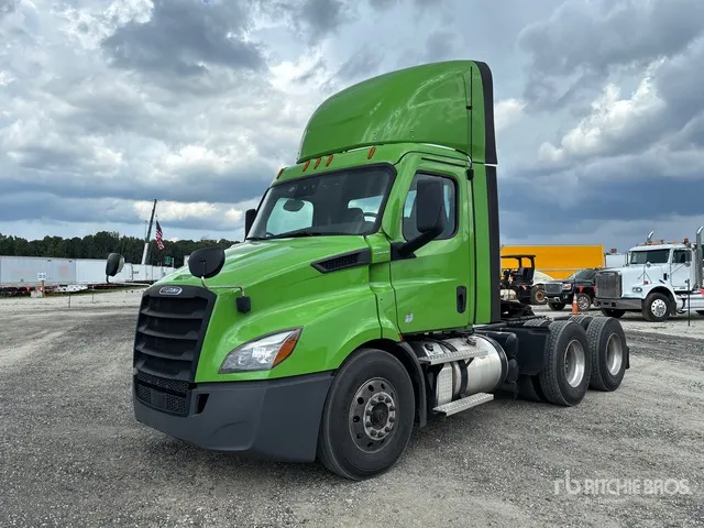2021 Freightliner Cascadia 116 6x4 T/A Day Cab Truck Tractor