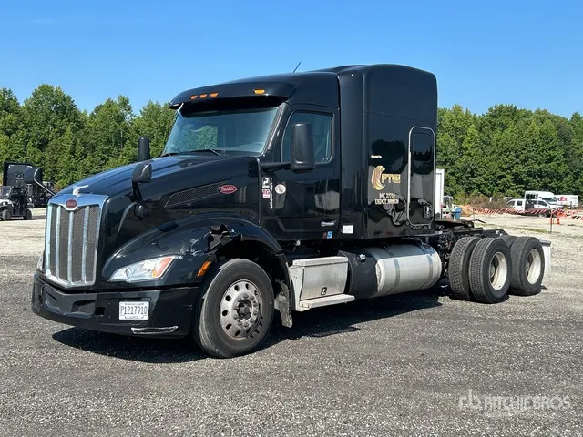 2022 Peterbilt 579 6x4 T/A Sleeper Truck Tractor