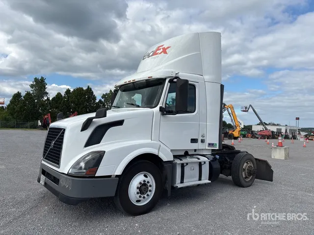 2017 Volvo VNL42T 4x2 S/A Day Cab Truck Tractor