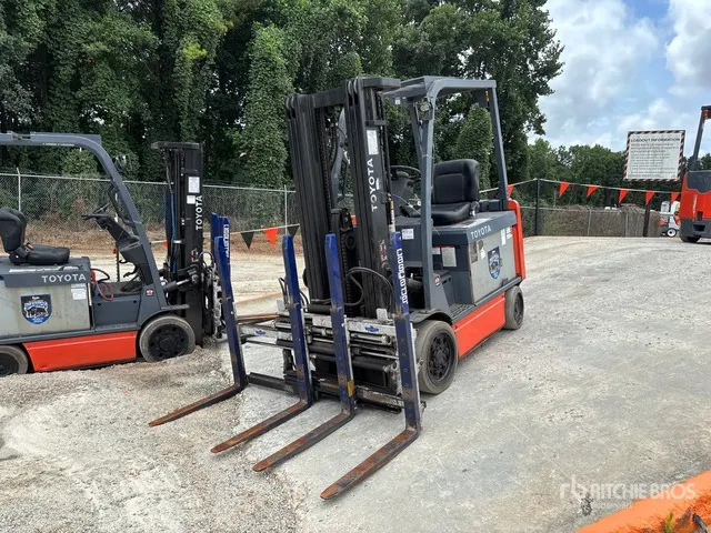 2018 Toyota 8FBCU32 6300 lb Electric Forklift
