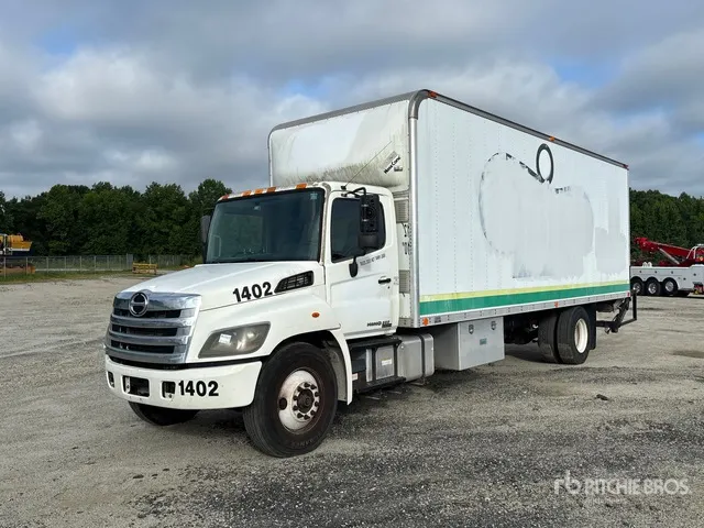 2015 Hino 268 4x2 Van Truck