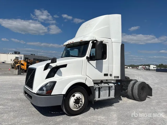 2017 Volvo VNL42T 4x2 S/A Day Cab Truck Tractor