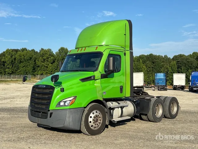 2021 Freightliner Cascadia 116 6x4 T/A Day Cab Truck Tractor