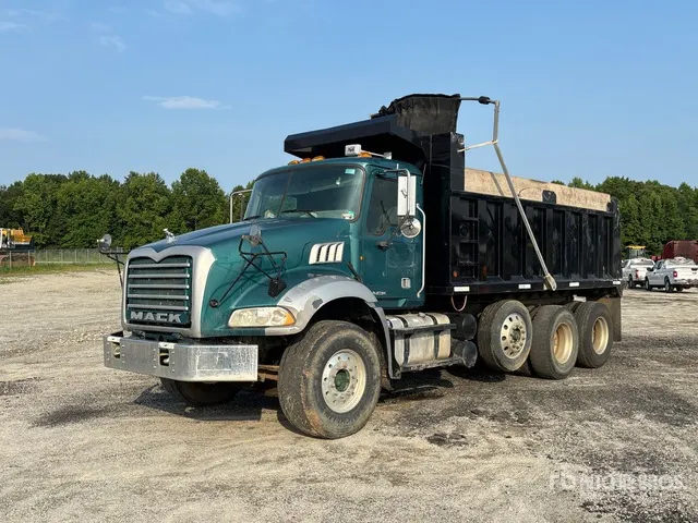 2014 Mack GU813 8x4 Tri/A Dump Truck