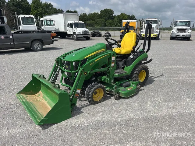 2019 John Deere 1025R 4WD Utility Tractor