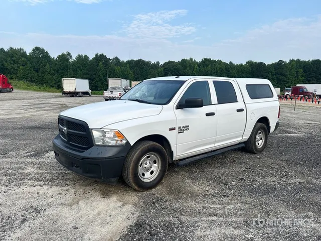 2019 Dodge 1500 Classic 4x4 Crew Cab Pickup