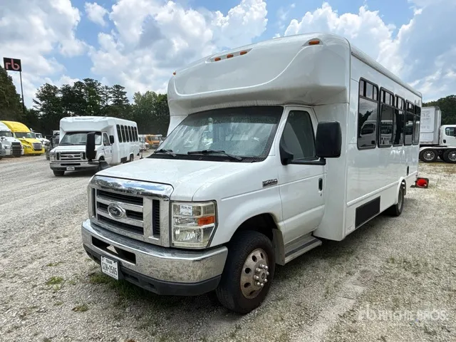 2016 Ford E-450 4x2 Mini Bus
